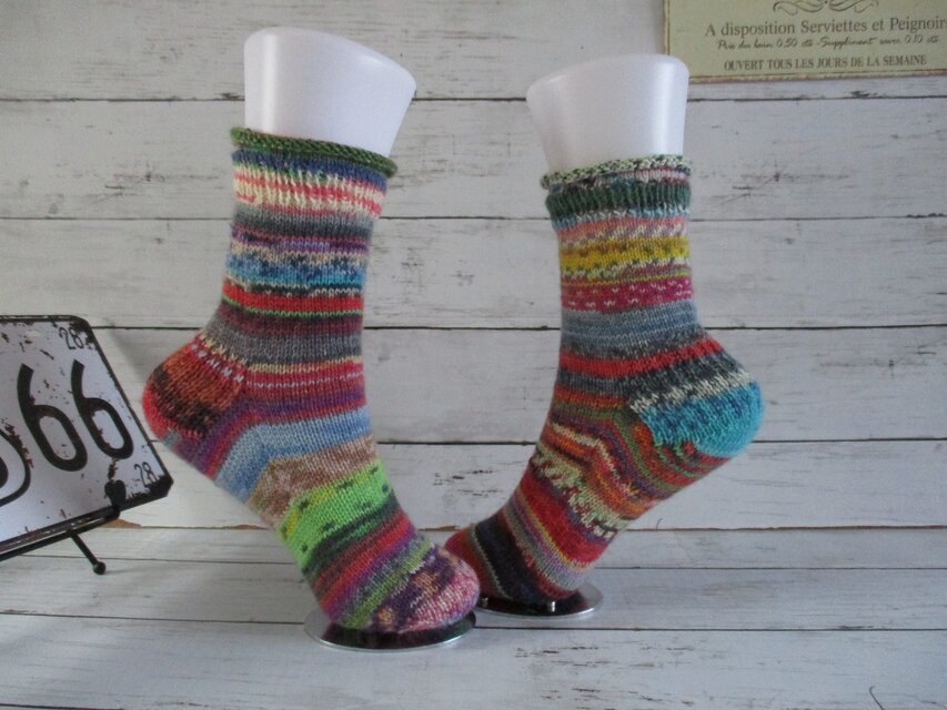 　手編みソックス　冷え対策　Opal カラフル　