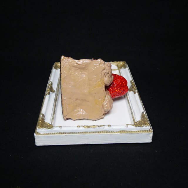 油絵【飛び出すイチゴチョコケーキ】 | iichi 日々の暮らしを心地よく