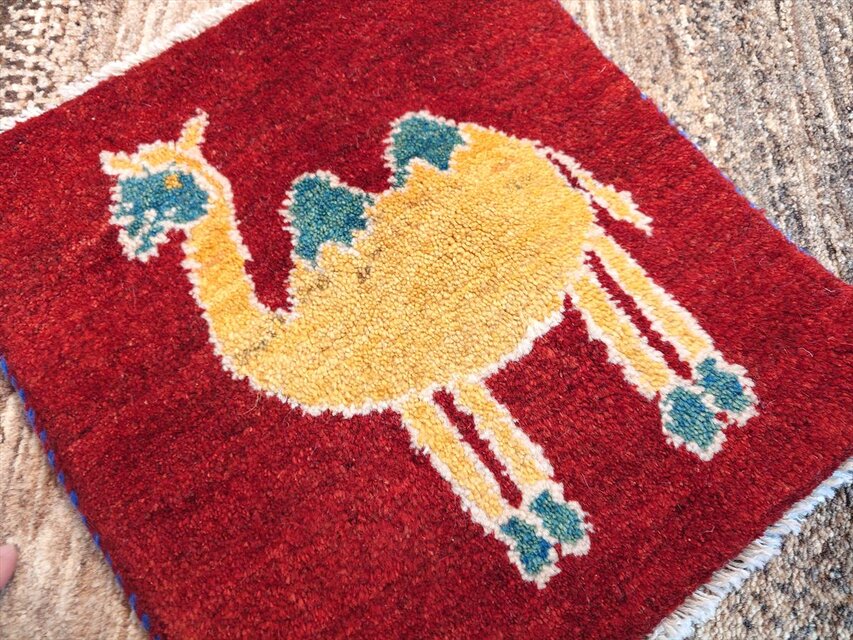 ペルシャ ギャッベ ミニマット ラグ 横38x42.5cm 茜色 ラクダ コブが青