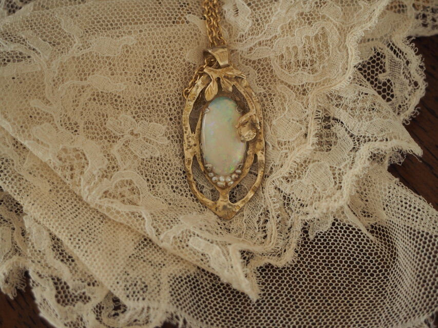 冬の薔薇　オパール