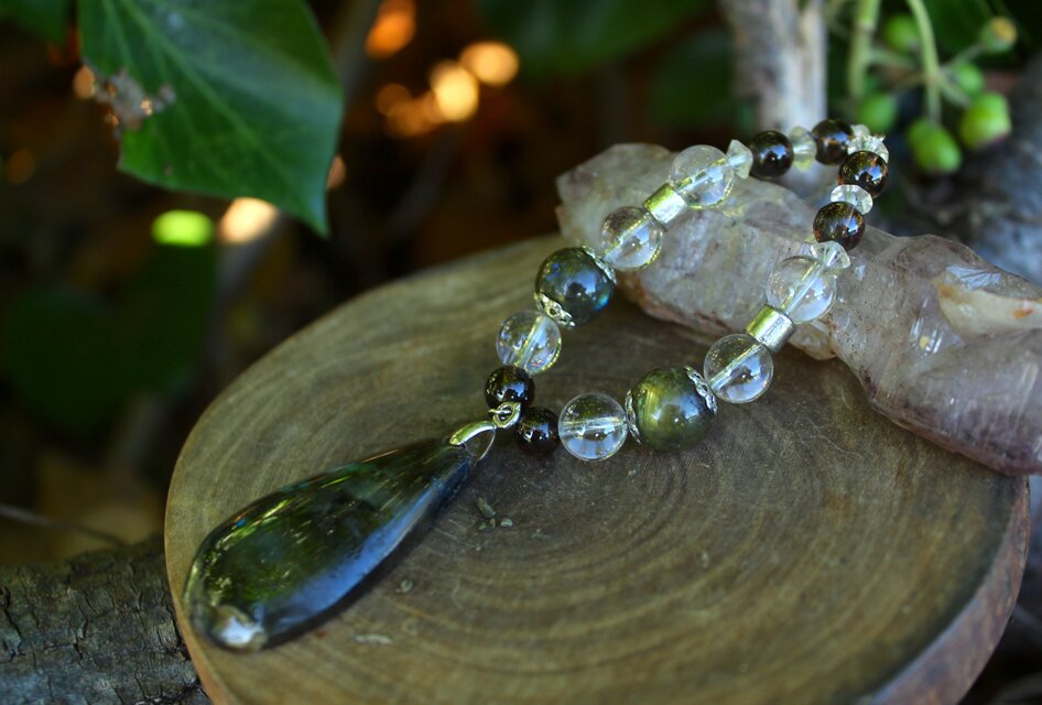 ラブラドライト　ネックレス　洞察力、予知能力、直感力、霊性の向上