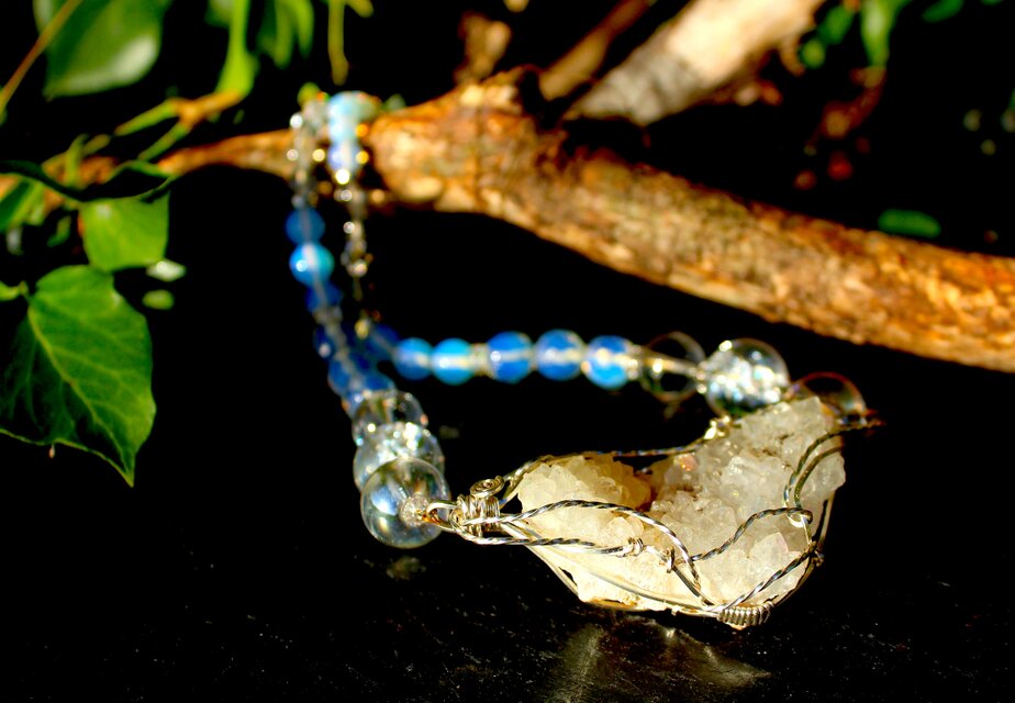 アナンダライト　(オーロラレインボークォーツ） 魂の意識を引き上げる「神の至福」の石