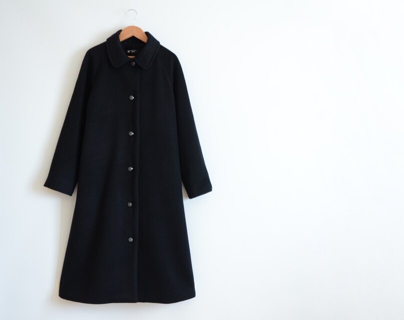 ウール100％　ラグランスリーブコート　ブラック