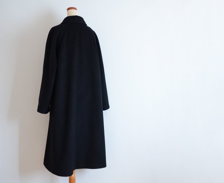 ウール100％ ラグランスリーブコート ブラック | iichi 日々の暮らしを