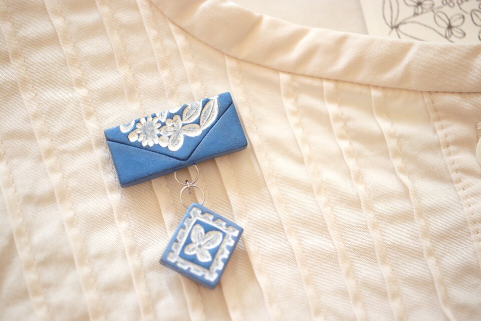 : : : 陶土の草花ブローチ : : : 1417