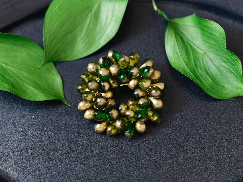 リニューアル【ブローチ】大人 グリーンリース ゴールド