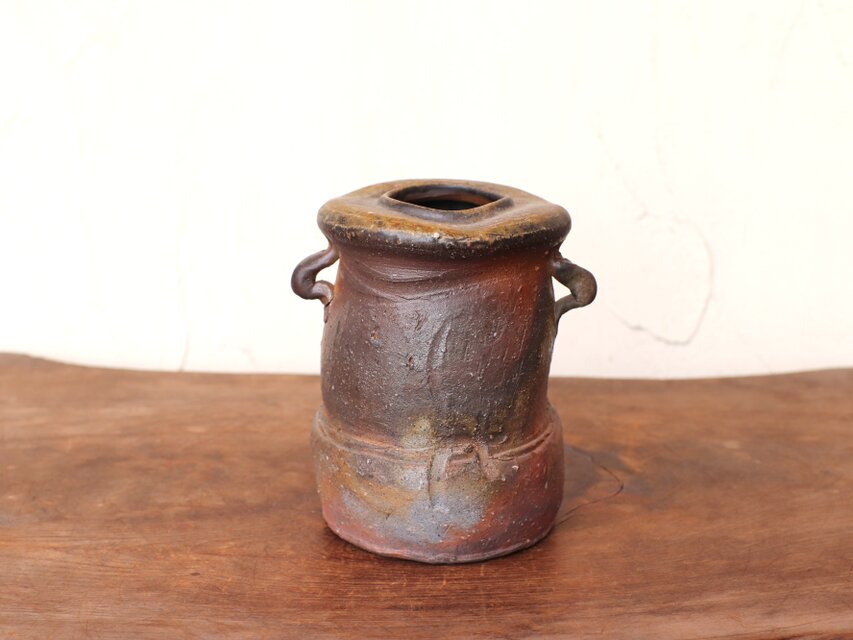 備前焼 耳付花入れ　h1-052