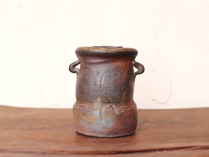 備前焼 耳付花入れ h1-052 | iichi 日々の暮らしを心地よくする