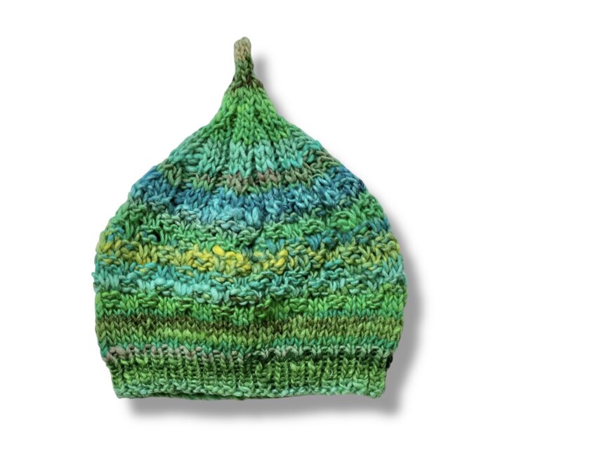 １点限定！　新作2025どんぐりニット帽子　野呂英作毛糸使用　イエローグリーングラデーション　クリスマスギフト・プチギフト