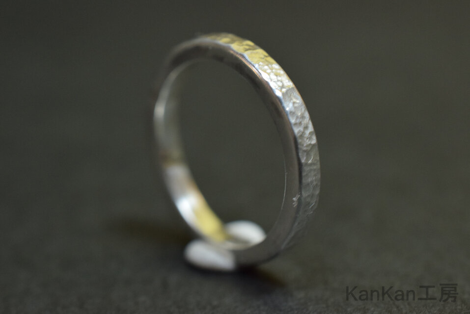 SVリング｜細槌目｜平打ち・幅(約)2.5㎜