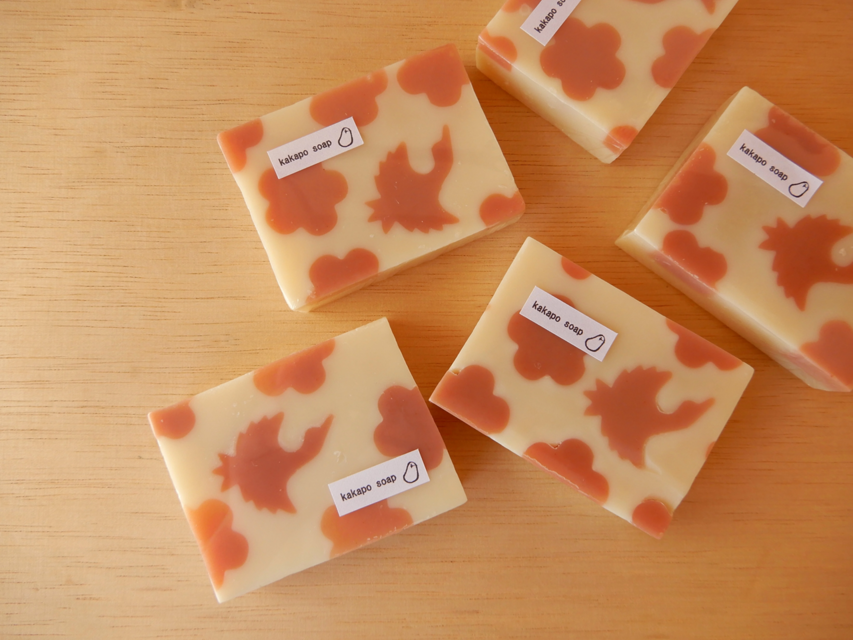 鶴と梅　せっけん　（オレンジ・フランキンセンス・ローズマリー）