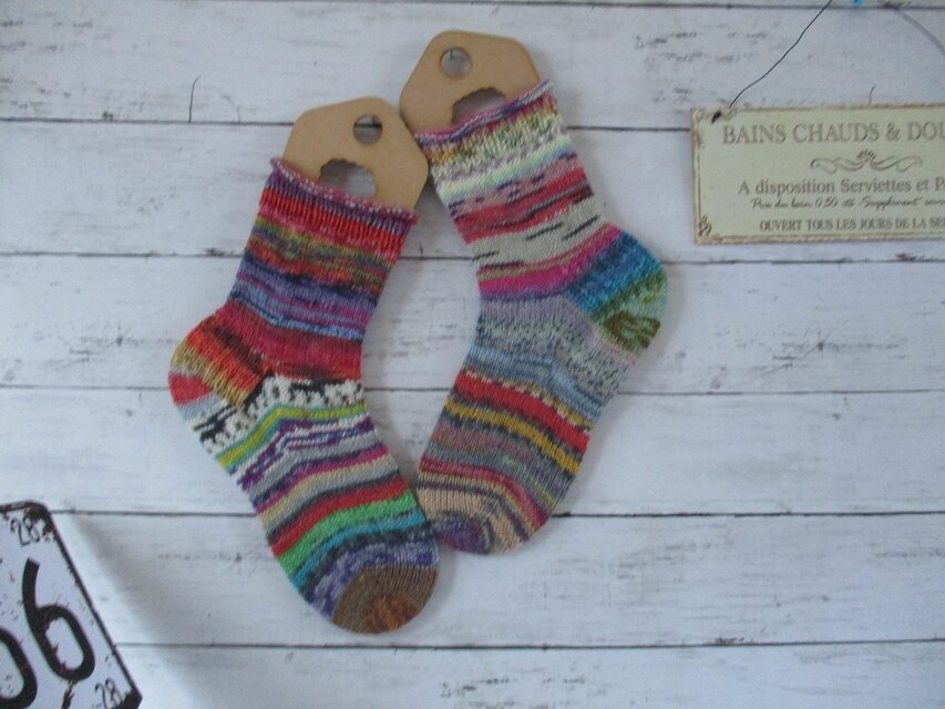 　手編みソックス　冷え対策　Opal カラフル　