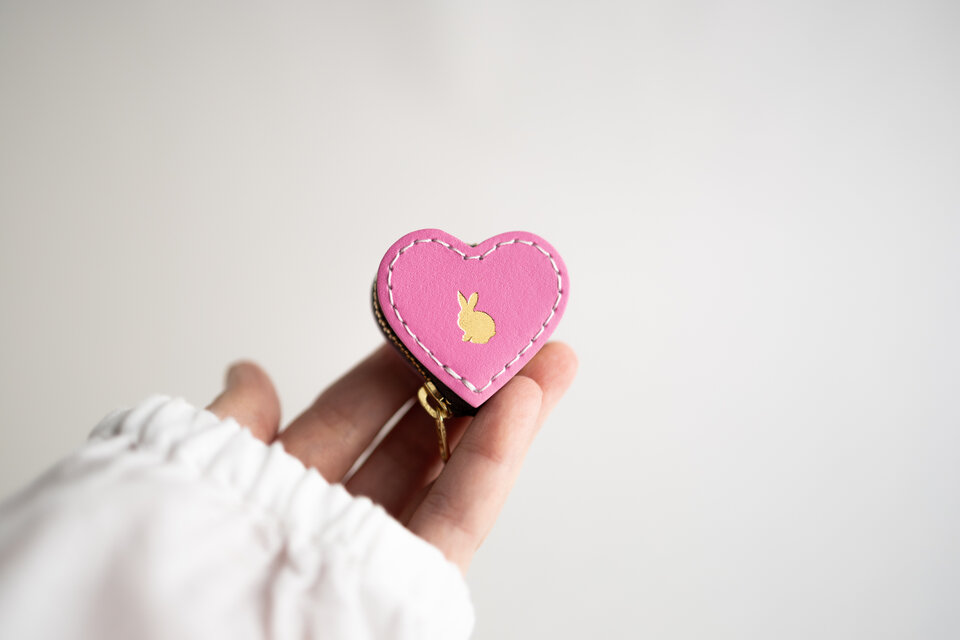 【新色ピンク】うさぎの心❤︎小さいハートの牛革コインケース／ジュエリーケース