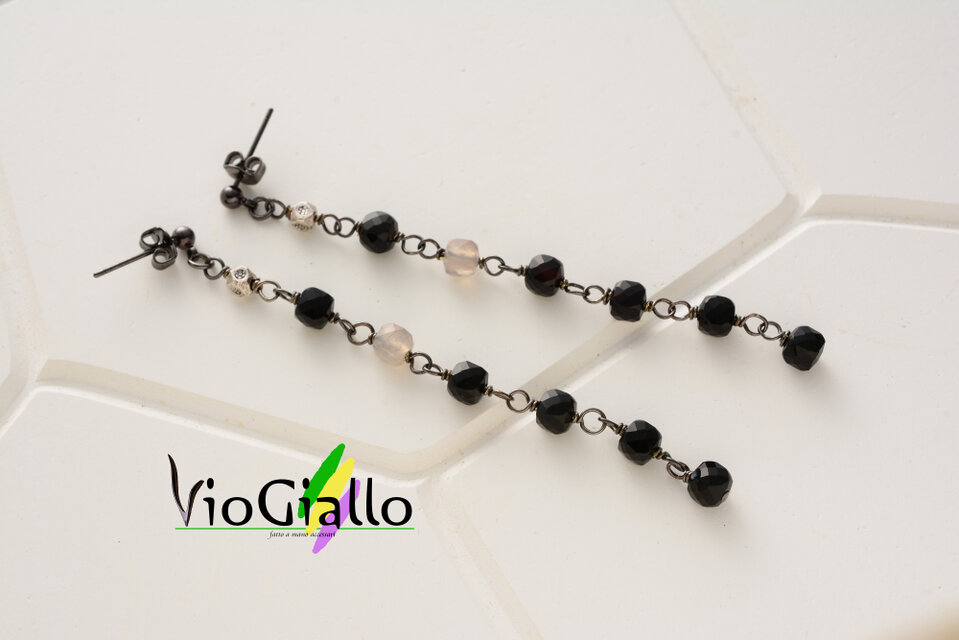 オニキスとグレーオニキスの7連ピアス