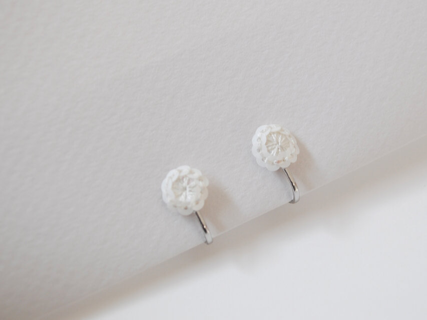 flower white 白い花 No.6イヤリング ＜ピアス交換可＞ | iichi 日々の 