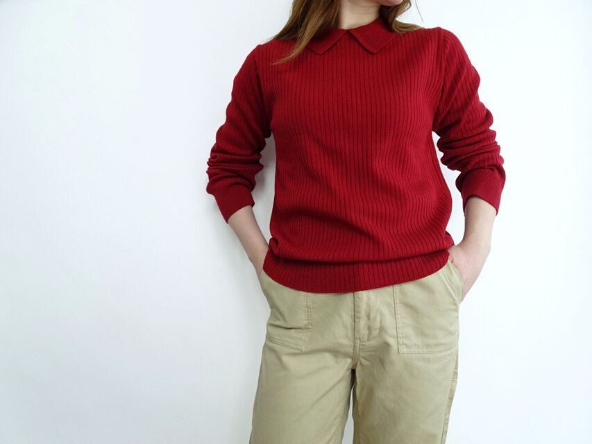 「オンからオフにも」襟付き12Gワイドリブニット＜レッド＞