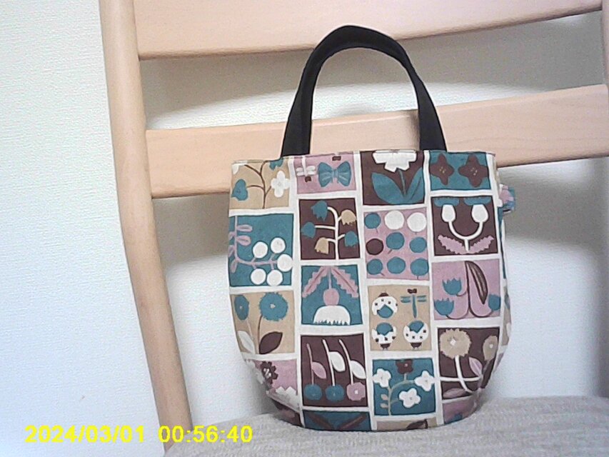 ＊綿麻・北欧の森ポタ二カルブロック柄・まる底・小さめくったり手提げ