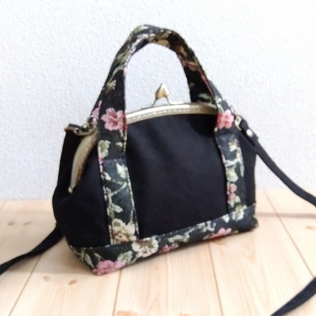 トートバッグ風　がま口ショルダーバッグ　ポシェット　21cm口金　薔薇柄　ブラック　539