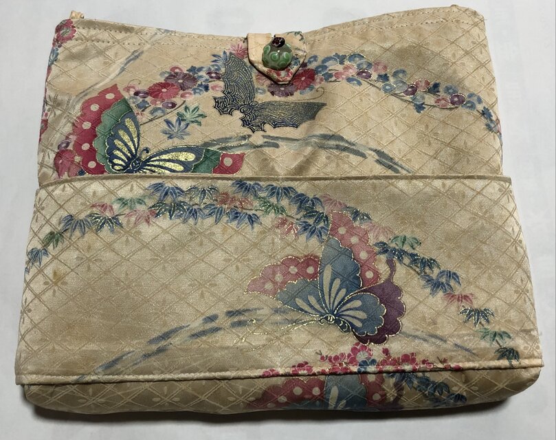 ８５５４　花柄の着物で作ったポーチ