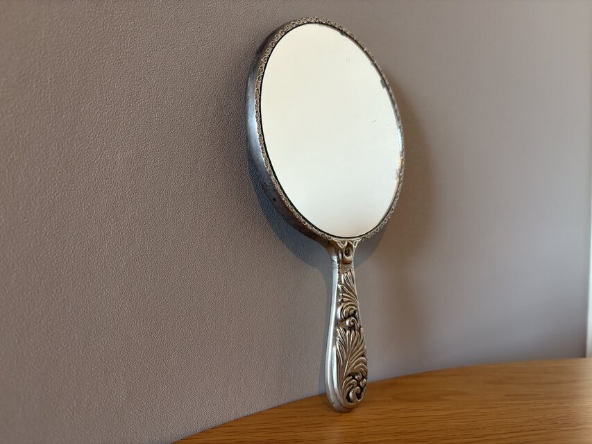 英国の古い手鏡 ハンドミラー | iichi 日々の暮らしを心地よくする