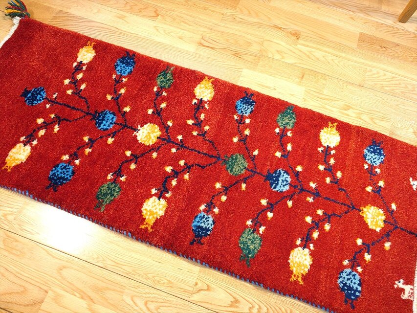 ペルシャ ギャッベ ミニランナー ラグ 115x44cm 茜色 ザクロの実