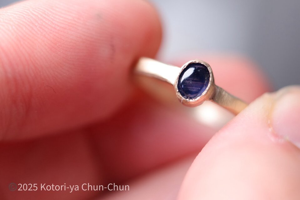 小鳥屋ジュエリー】ロイヤルブルー・成長線入りスターサファイア