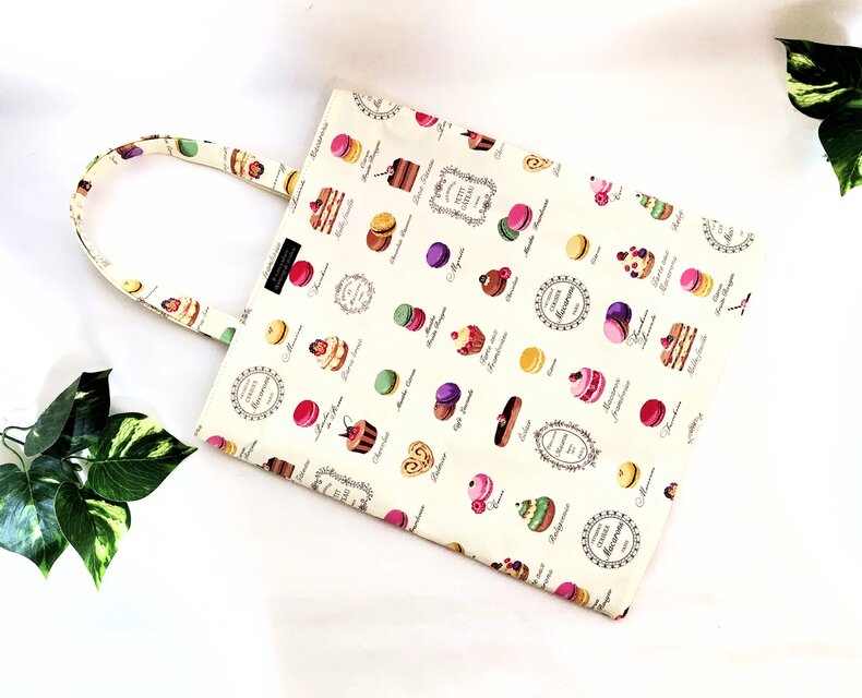 マカロンケーキのペタンコなトートバック