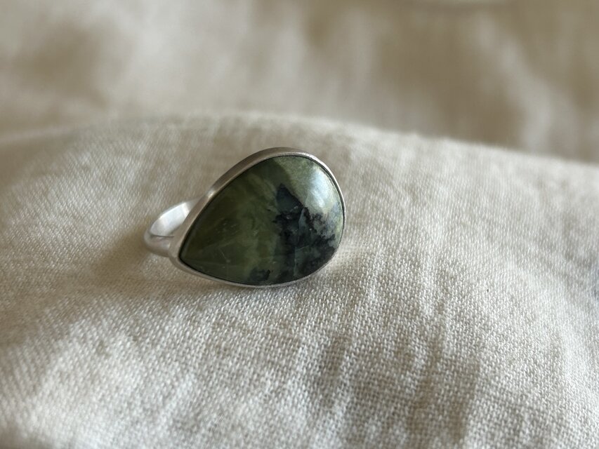 シルバーリング　グリーンオパール　13号相当