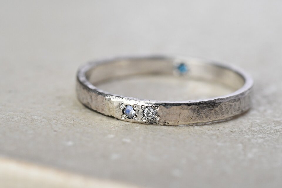 煌く光たちの物語～ロンドンブルートパーズ・ダイアモンド・ブルームーンストーン～