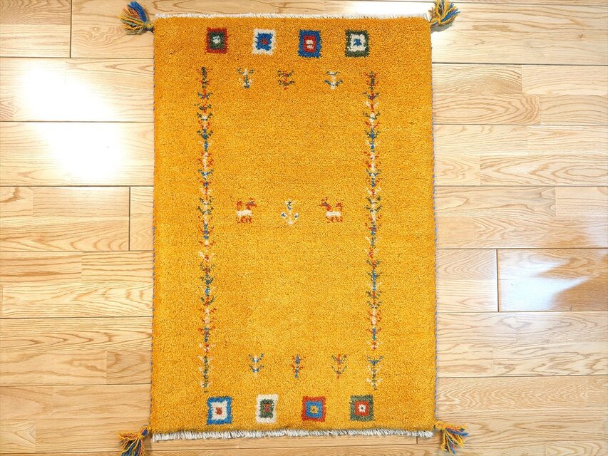 ペルシャ ギャッベ 玄関マット 84x58cm 黄金色 生命の木 上下にパネル