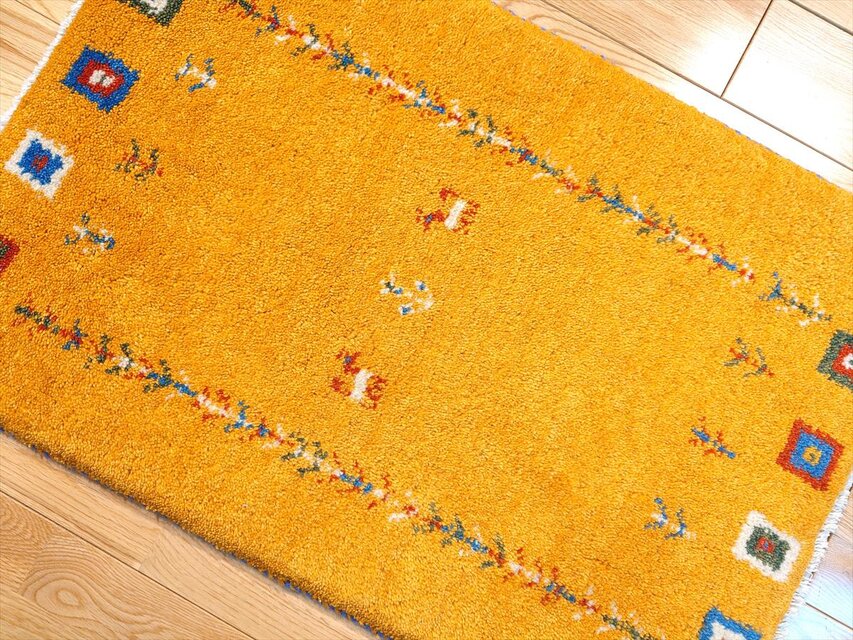 ペルシャ ギャッベ 玄関マット 84x58cm 黄金色 生命の木 上下にパネル