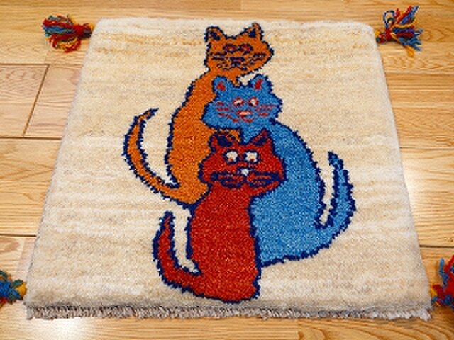ペルシャ ギャッベ ミニマット ラグ 横43x41.5cm 厚み 2.50cm 3匹の猫
