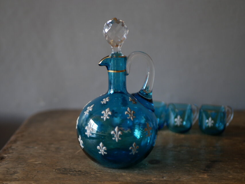 フランスアンティーク　水色のボディーと全面の金色が素敵な計り！しっかりした造り！ エナメルシリーズ part.11 フルールドリス カラフェ フランス