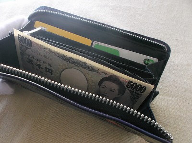 L型ファスナータイプのロングウォレット　牛革　刻印＆拭き染め L型ファスナーウォレット レザー 刻印＆拭き染め | iichi 日々の暮らし