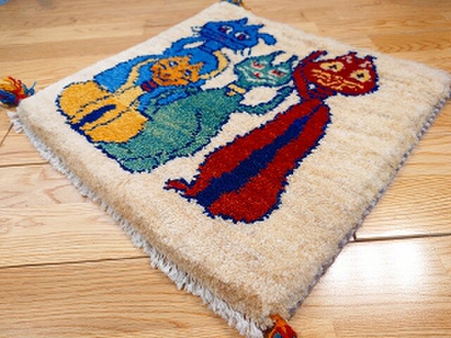 ペルシャ ギャッベ ミニマット ラグ 横41.5x41.5cm 厚み 2.55cm 4匹の