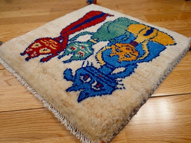 ペルシャ ギャッベ ミニマット ラグ 横41.5x41.5cm 厚み 2.55cm 4匹の