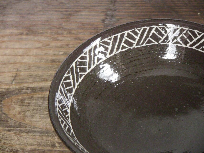 檜垣文取り皿（象嵌） | iichi 日々の暮らしを心地よくする