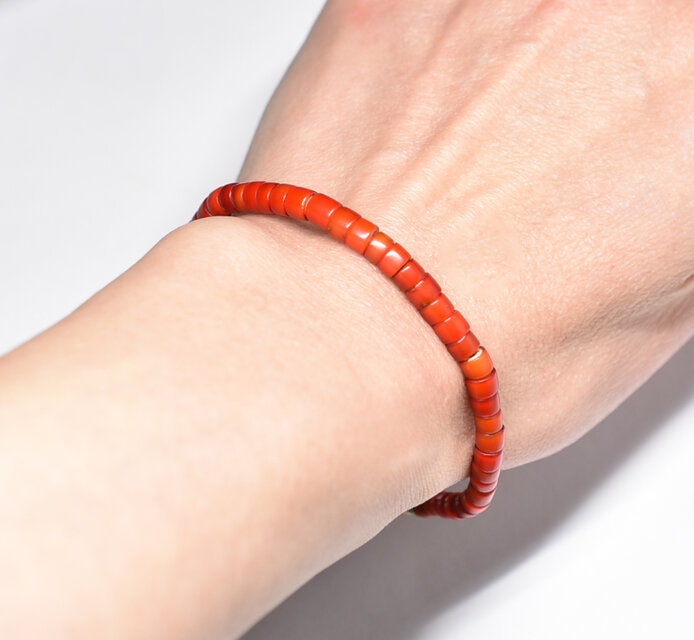 アンティーク飴色＆朱赤色ホワイトハーツと一粒ターコイズブルー