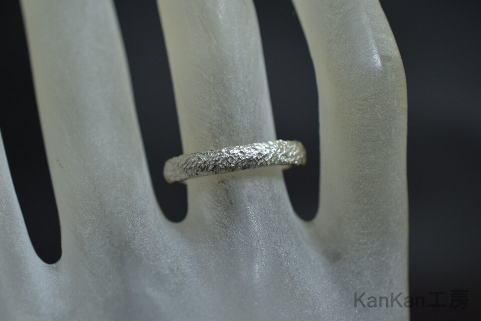 SVリング｜極小槌目｜甲丸・幅(約)3.0㎜ | iichi 日々の暮らしを