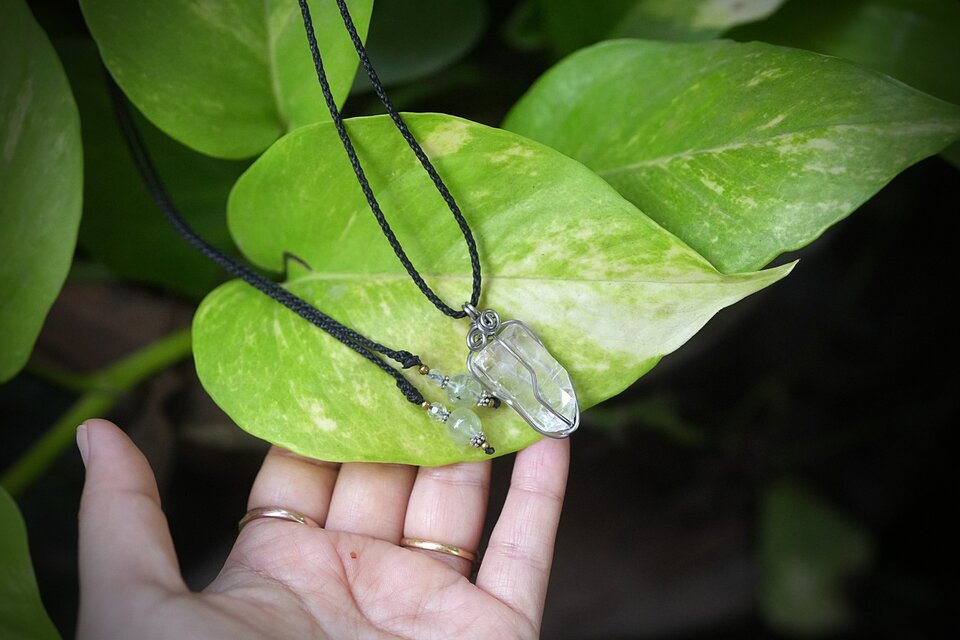 水晶原石☆クリスタル原石 ワイヤーアートネックレス1942 | iichi 日々