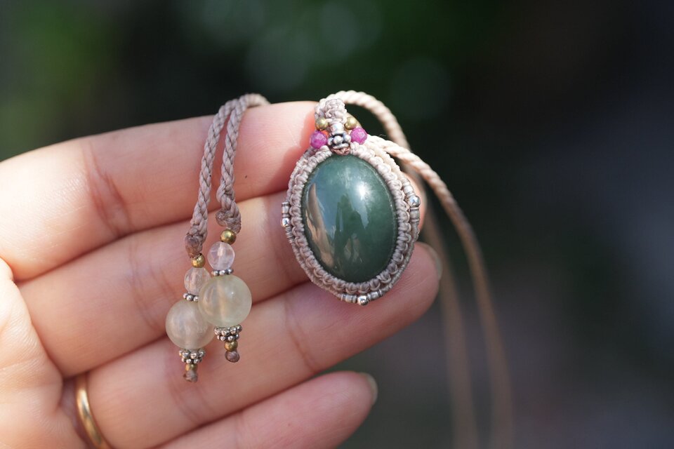 深い緑ミャンマーJede☆翡翠☆ マクラメネックレス1952 | iichi 日々の