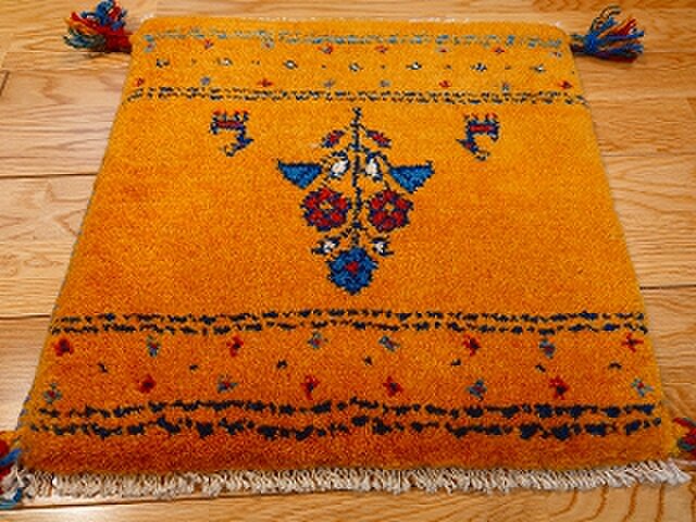 ペルシャ ギャッベ ミニマット 横43.5x42cm 花柄 ヤギ 黄金色 T7865G