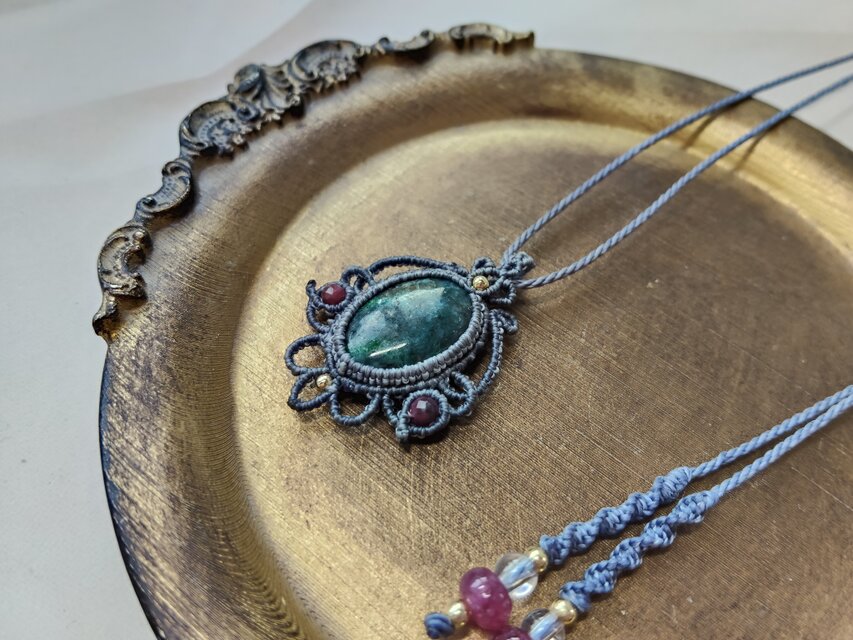 アートの滴 - ルビーインカイヤナイトネックレス | iichi 日々の暮らし