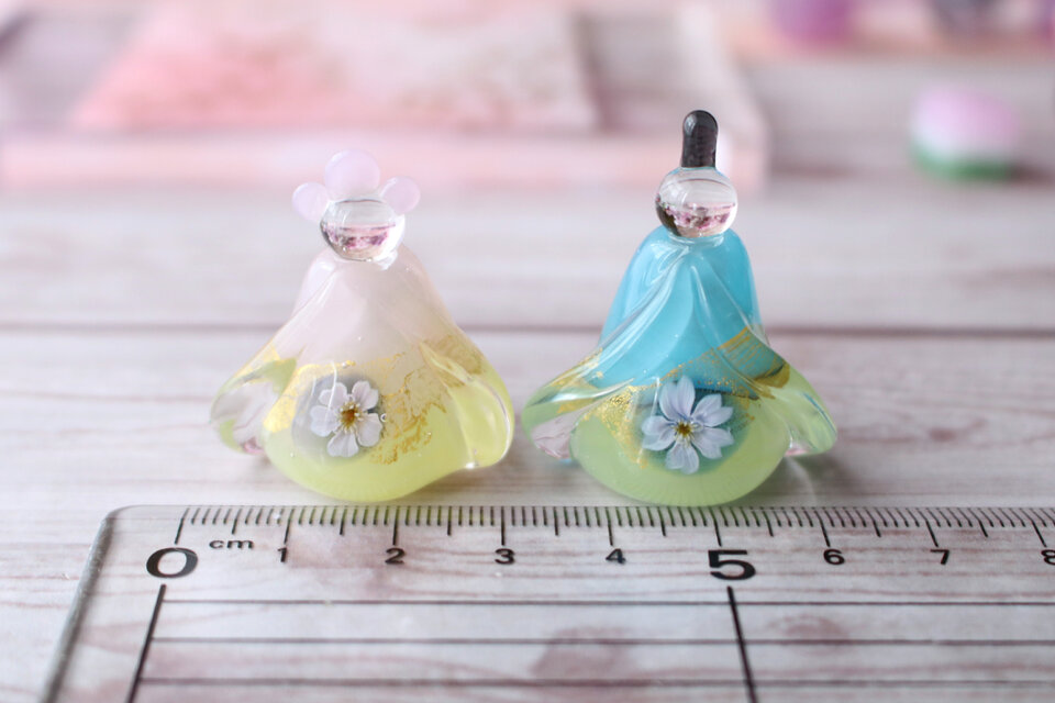 2026年ひな祭り⭐︎とんぼ玉ひな人形 ガラスのミニチュア雛人形（お膳