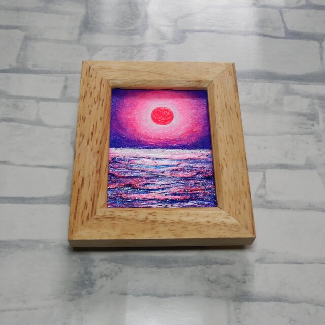 お守りのように飾る ミニ絵画「ストロベリームーン」油彩画 | iichi