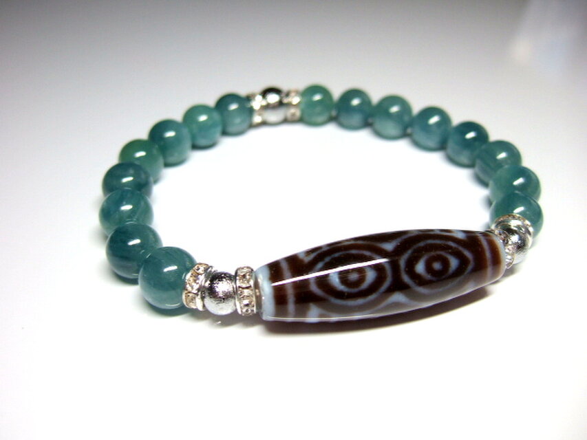 白地龍眼天珠 | iichi 日々の暮らしを心地よくするハンドメイドや