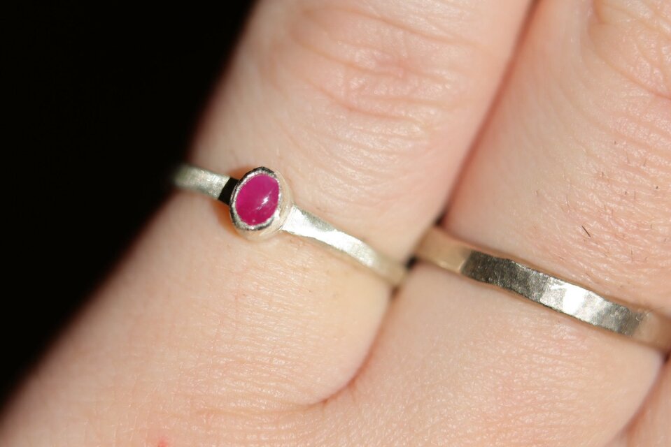 た*る様 Urawa Red Diamonds シルバーリング タイ・チャンタブリーで厳選】透明度が高いのにスター入り！ビルマ産