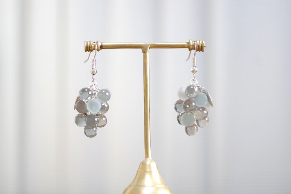 ≪125≫レジンピアス 450円 爽やかガラスのようなレジンピアス asymmetry チタン | kanameTORi