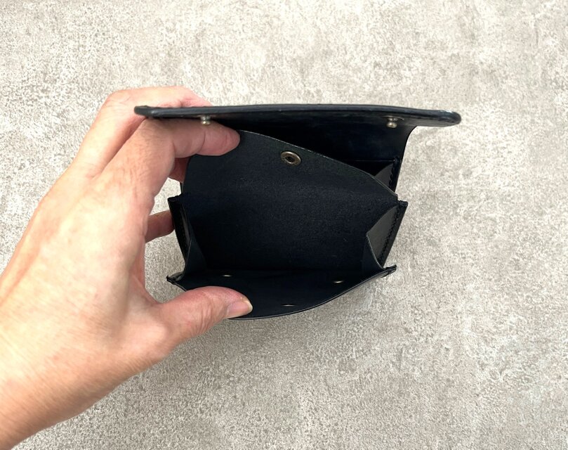 二つ折り財布 黒（ホック）イタリアンレザー ＜A＞ | iichi 日々の