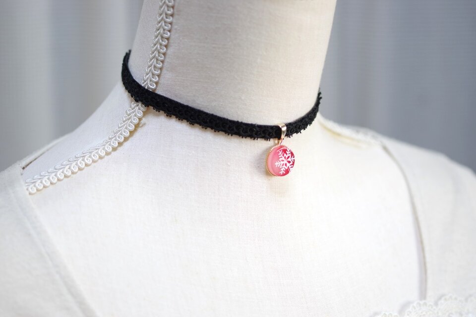 受注製作】レジンアート ラウンドモチーフとタティングレースと